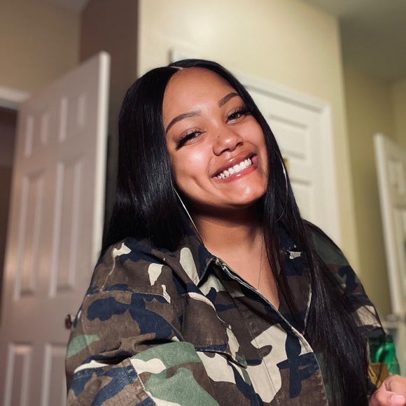 Meet your Posher, Mariah - Picture 1 of 1